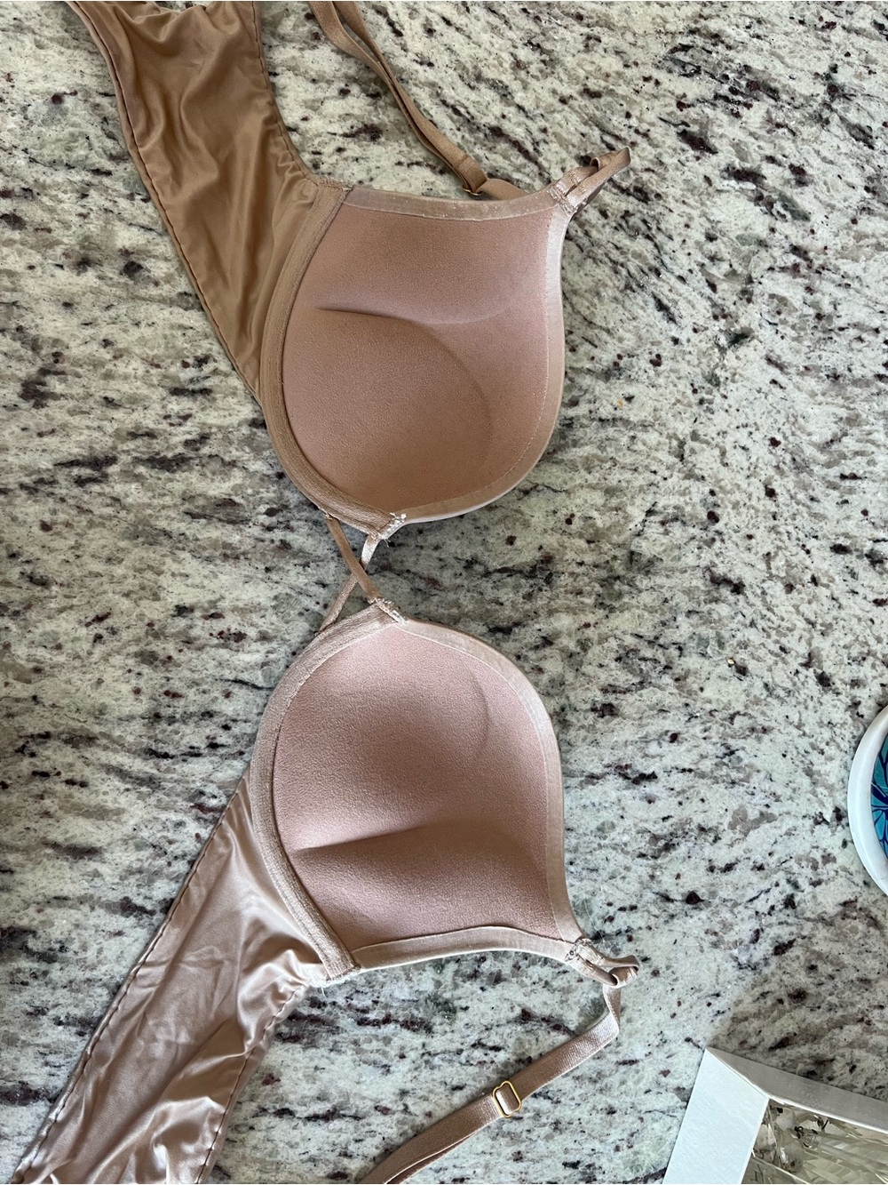VICTORIA’s SECRET BOMBSHELL PUSH UP Nude - Smooth - Picture 2 of 2